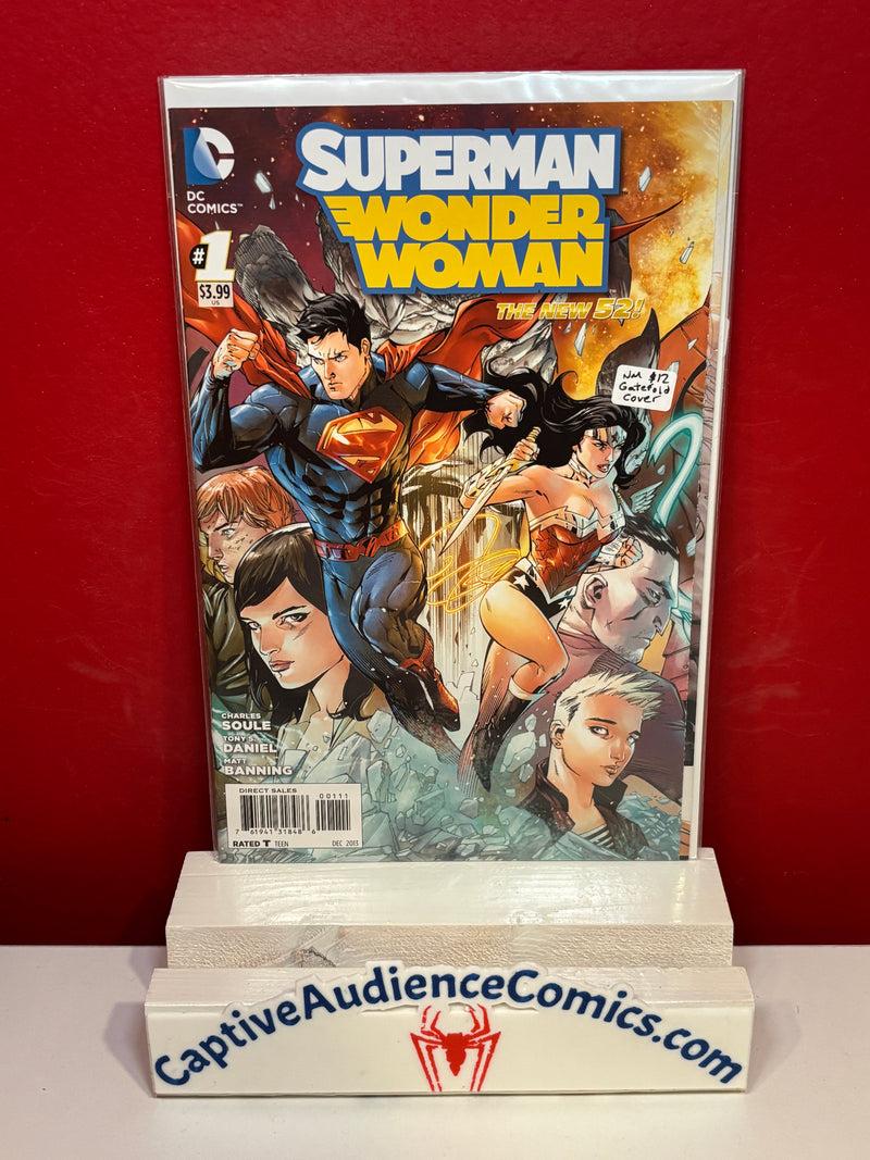 Superman / Wonder Woman #1 - Gatefold Cover - NM